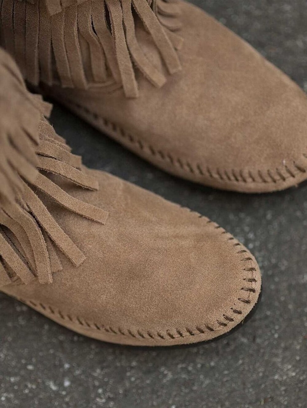 Authentic Minnetonka 3 Layer Fringe Boots Taupe Suede Size 6 Boho Western - Picture 4 of 6